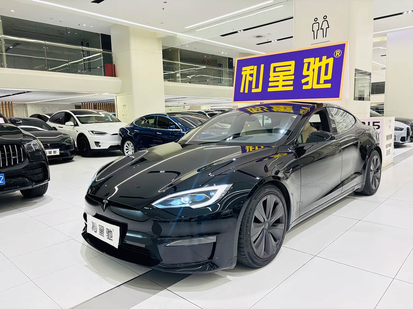 Tesla Model S 2023 汽车图片 