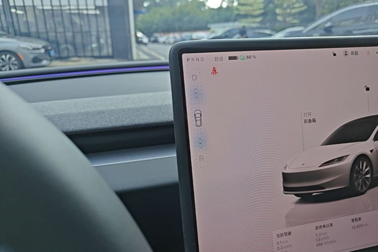 Tesla Model 3 2025 #14 Tesla Model 3 2025 car image #14