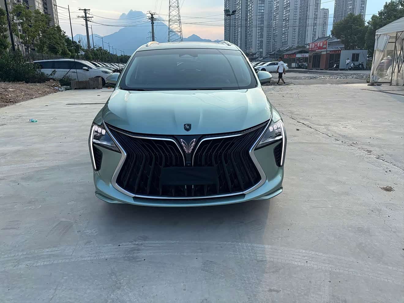 Forthing Yacht 2022 car image 