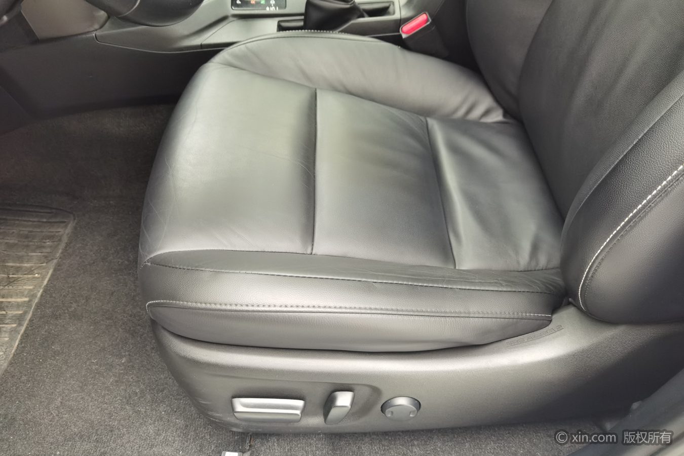 Toyota RAV4 2018 #21 Toyota RAV4 2018 car image #21