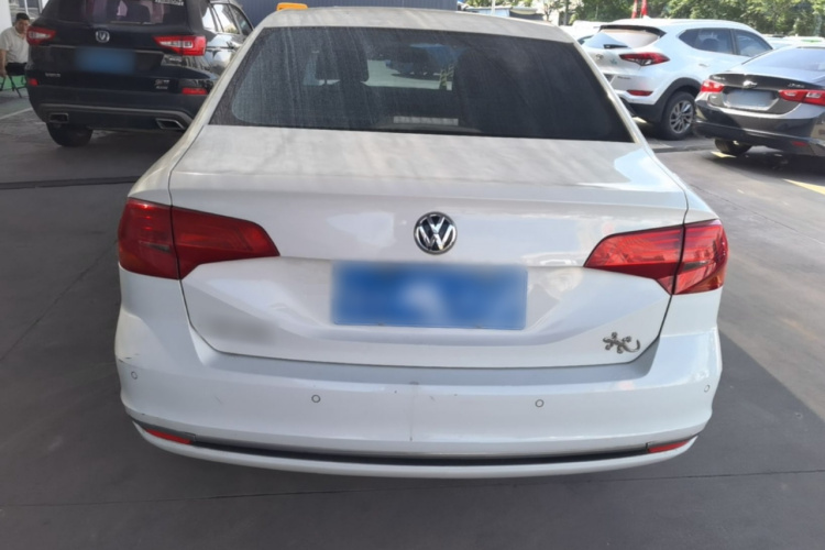 Volkswagen Bora 2016 car image #6