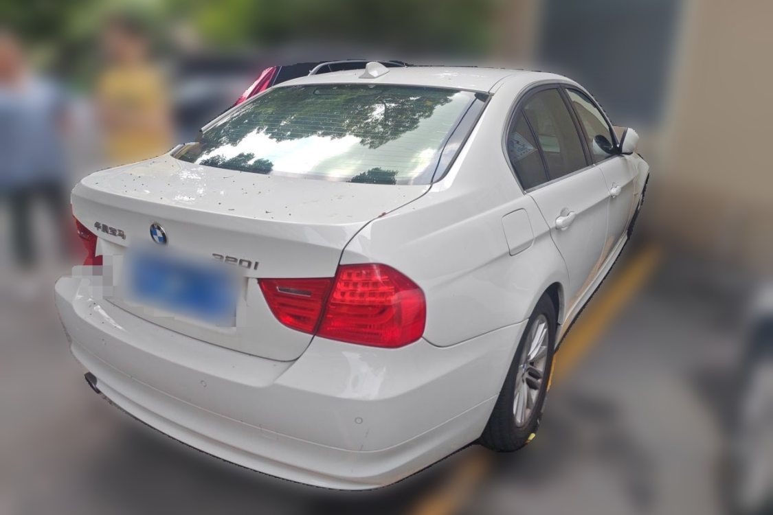 BMW 3 Series 2011 car image #4