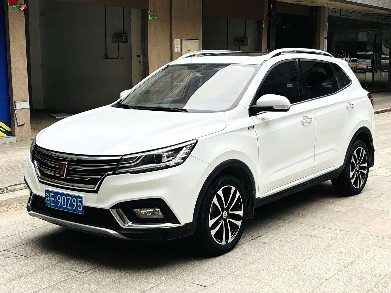 Roewe RX3 2018 car image 