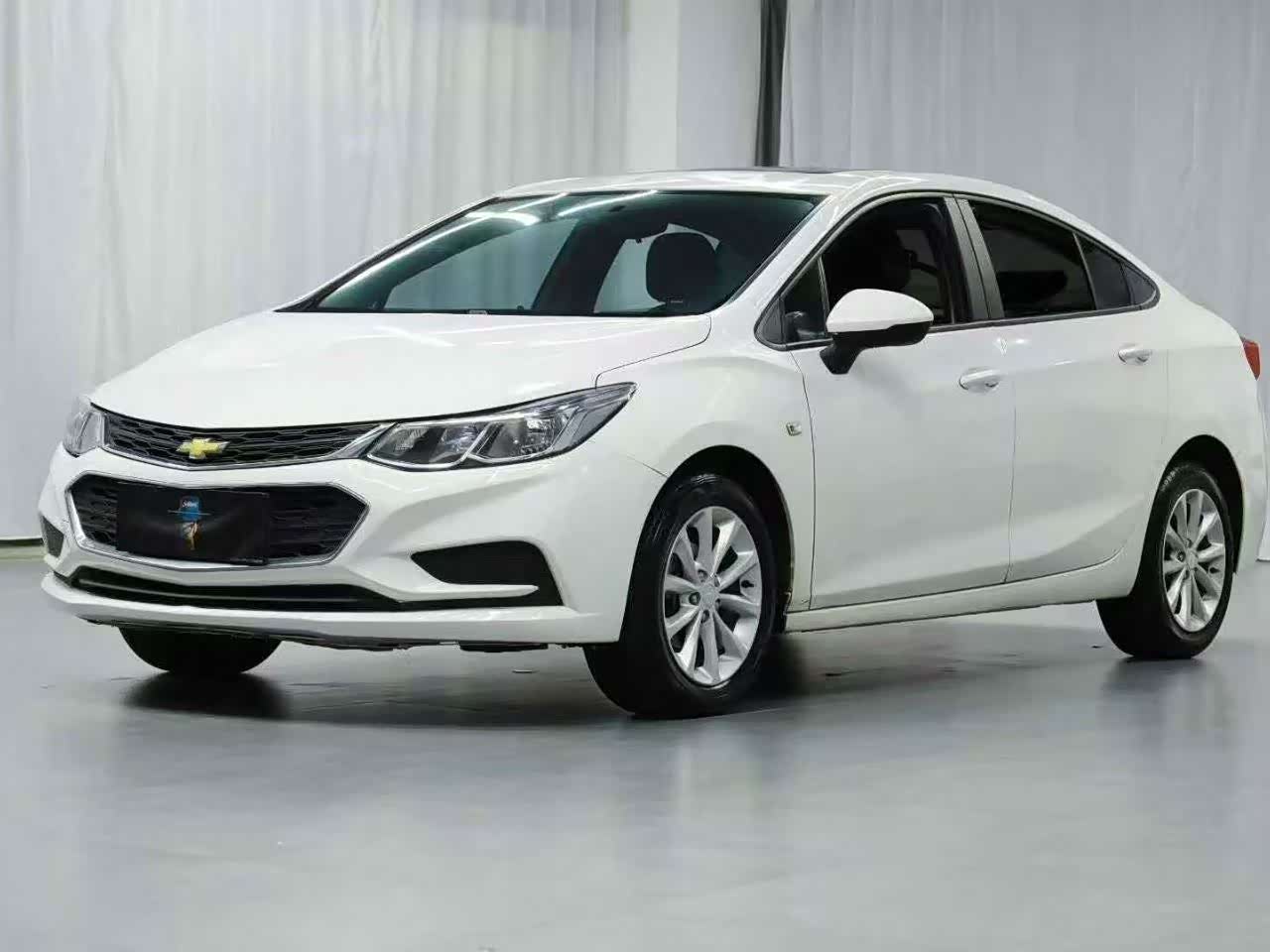 Chevrolet Cruze 2018 immagine di auto 