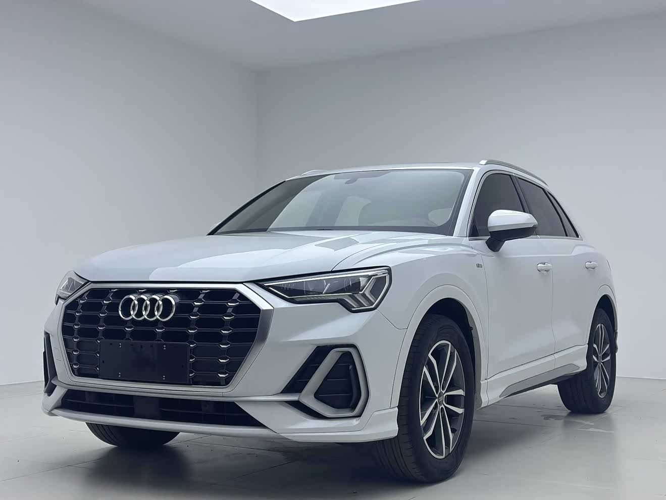 Audi Q3 2021 Audi Q3 2021 car image