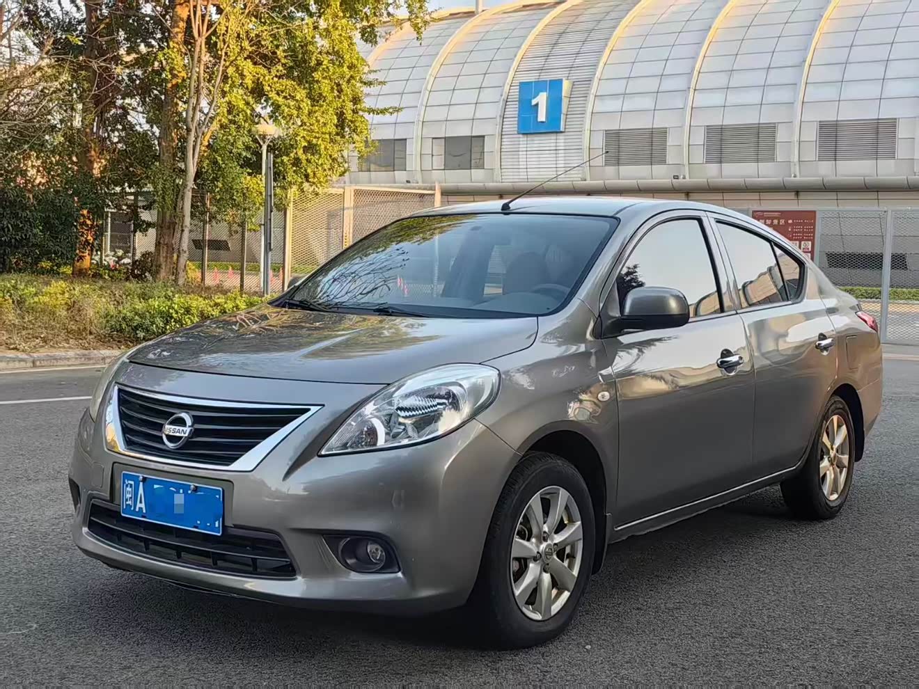 Nissan Sunny 2013 汽车图片 