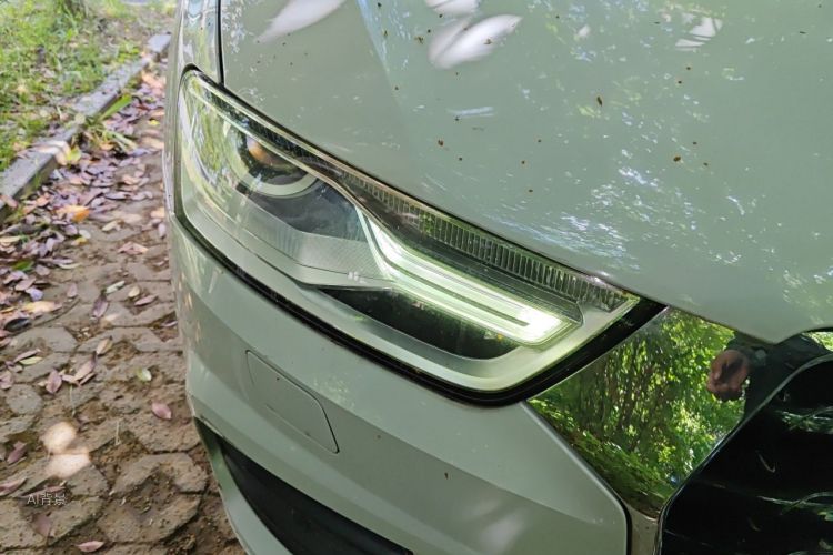 Audi Q3 2016 car image #8