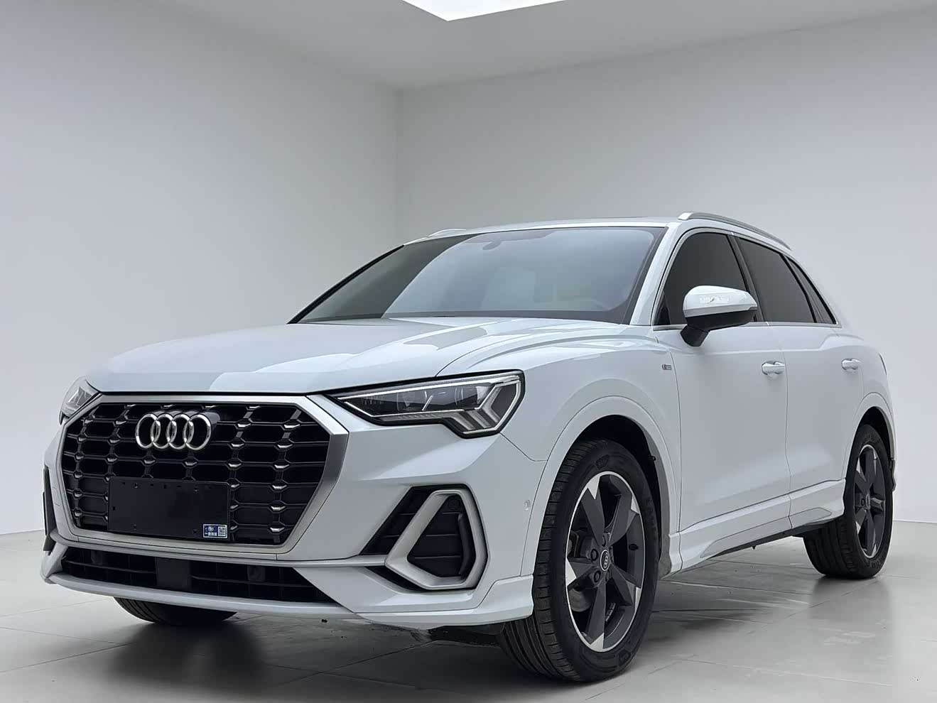 Audi Q3 2021 Audi Q3 2021 car image