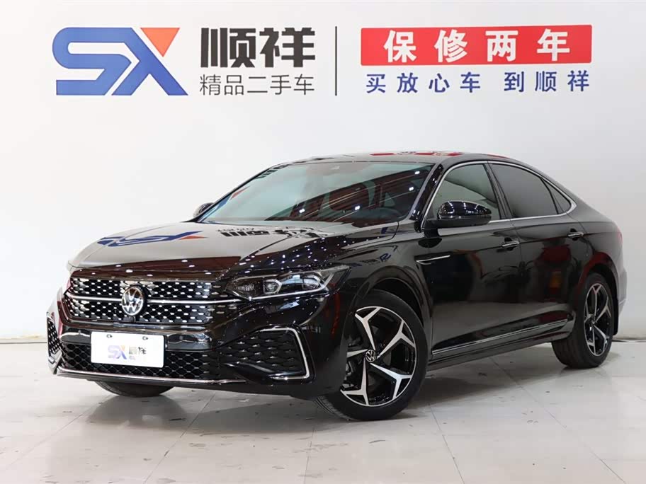 Volkswagen Passat 2025 car image 
