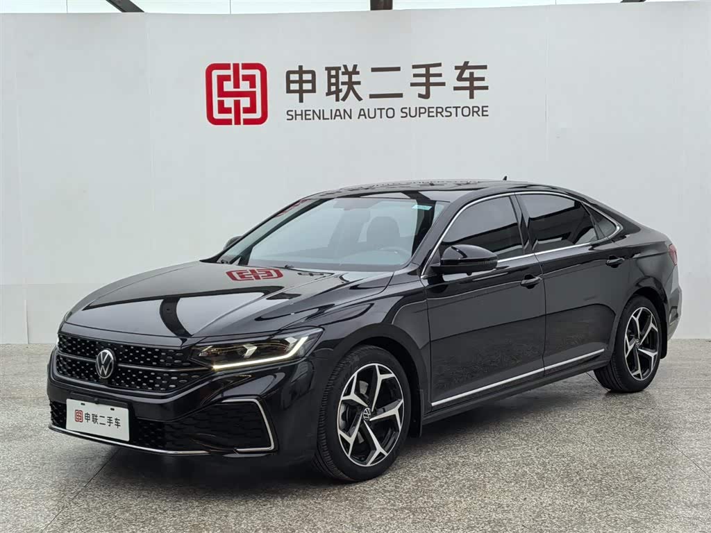 Volkswagen Passat 2023 car image 
