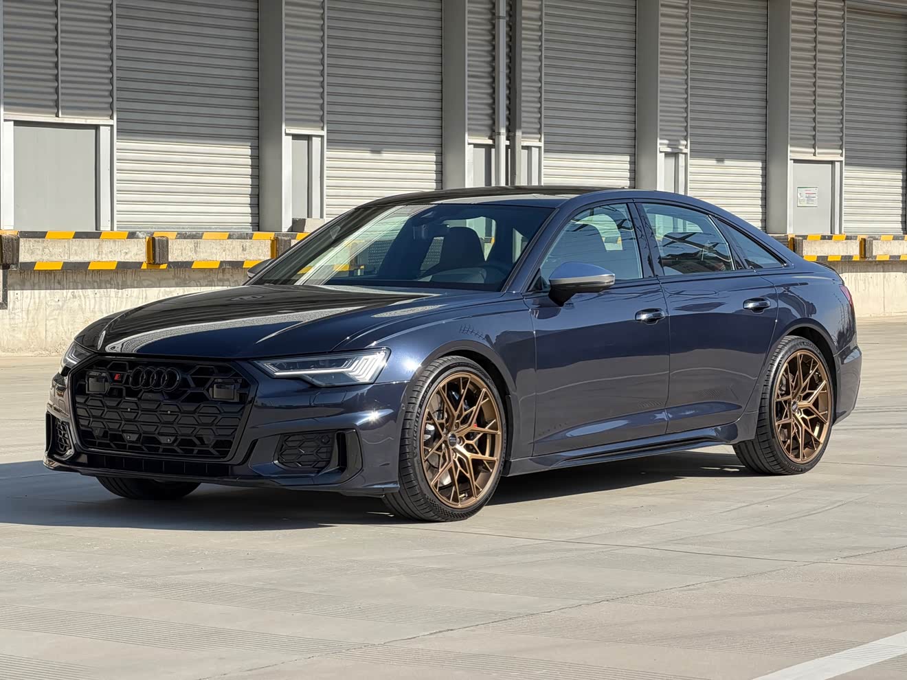 Audi S6 2021 car image 