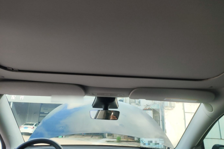Tesla Model Y 2022 car image #20