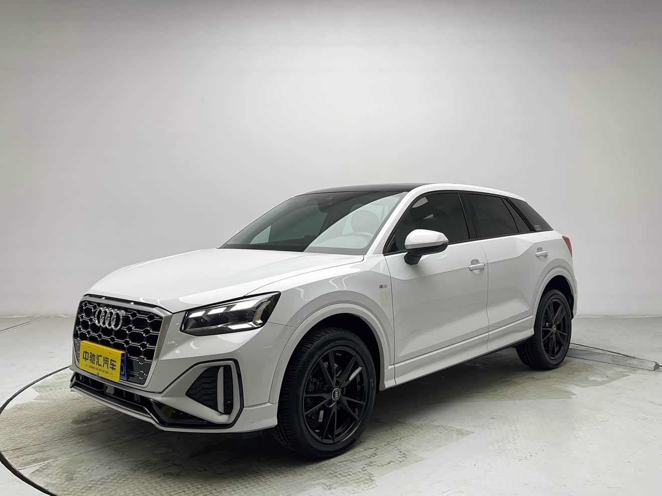 Audi Q2L 2023 汽车图片 