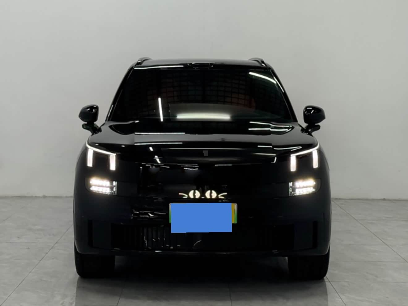 Lynk & Co 900 2025 Lynk & Co 900 2025 car image
