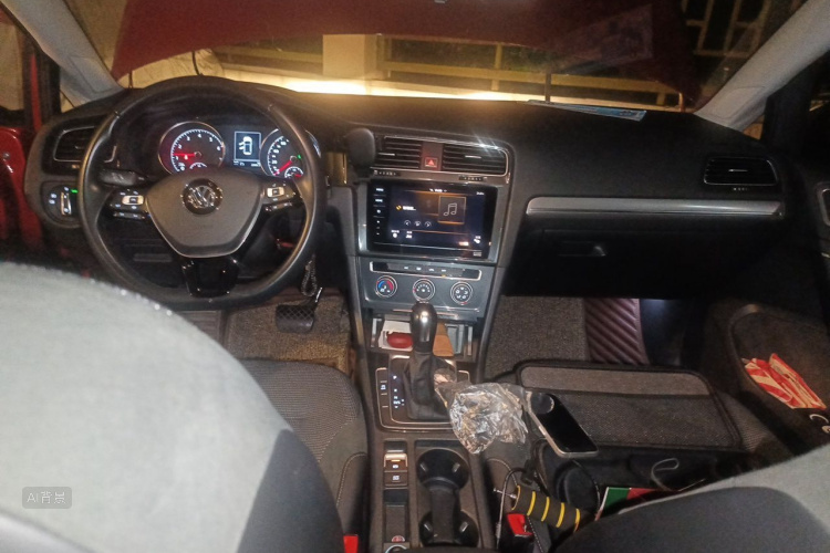Volkswagen Golf 2020 car image #11