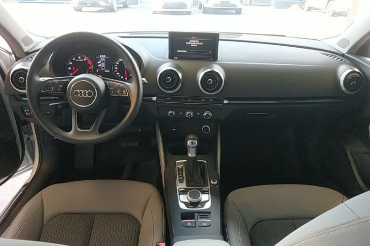 Audi A3 2021 immagine di auto #11