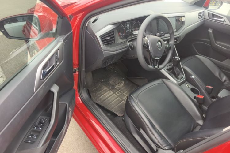 Volkswagen Polo 2019 car image #16