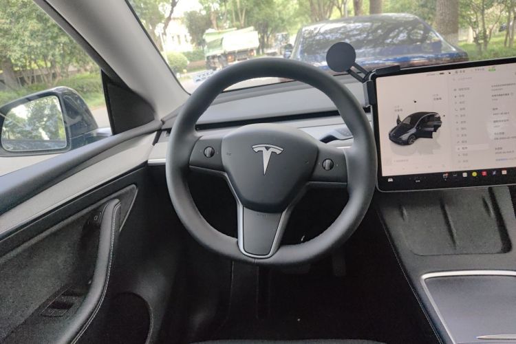 Tesla Model Y 2024 #11 Tesla Model Y 2024 immagine di auto #11