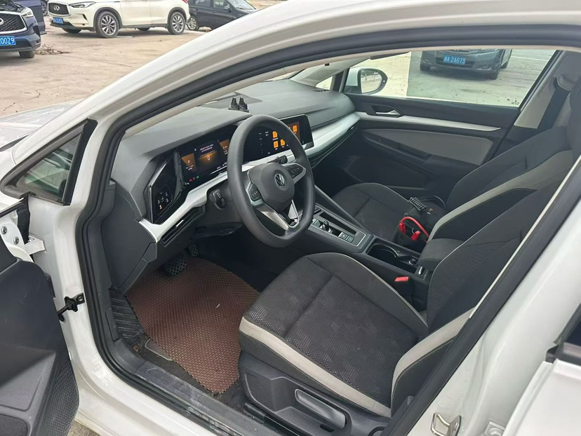Volkswagen Golf 2023 #4 Volkswagen Golf 2023 صورة سيارة #4