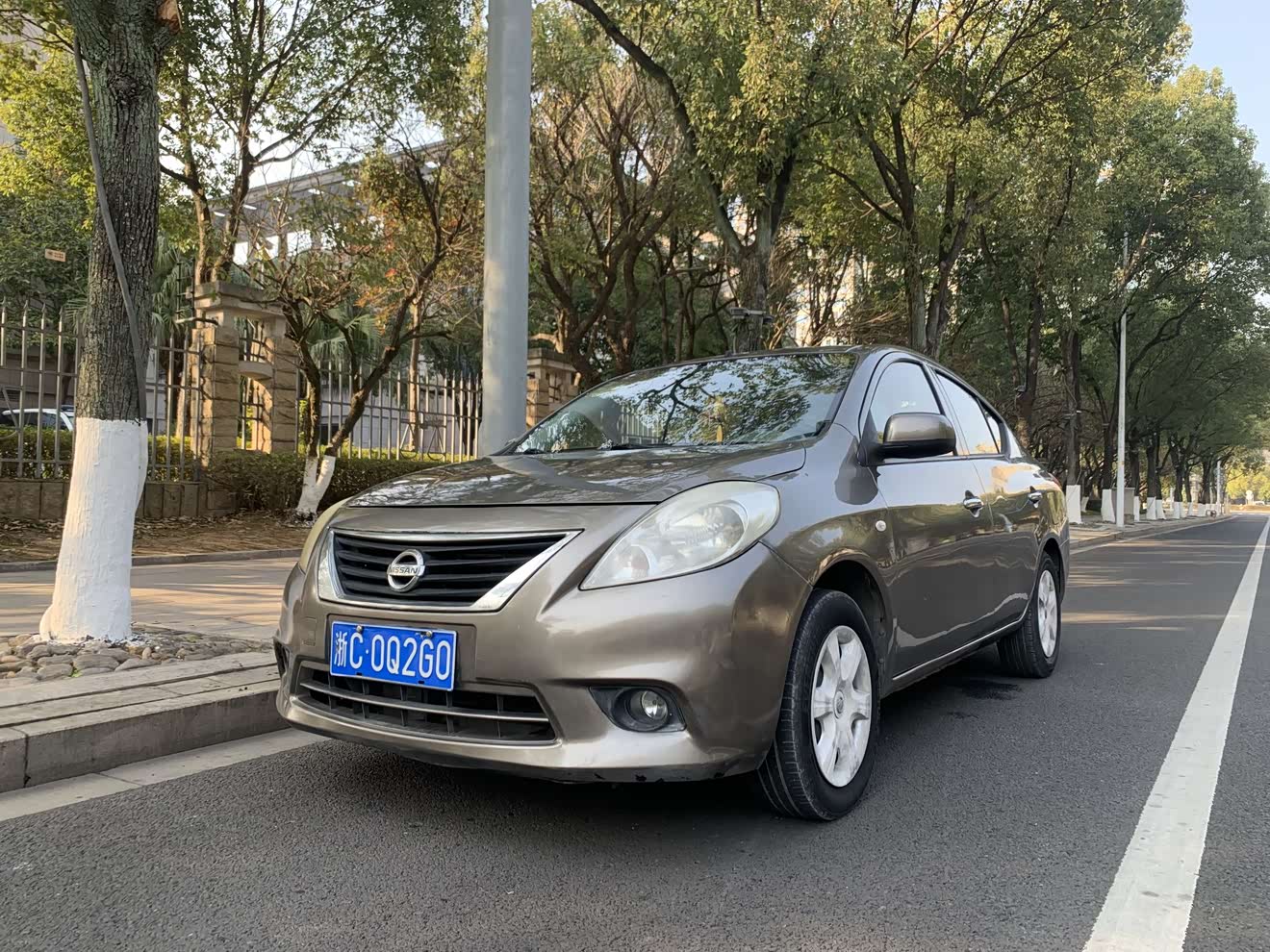 Nissan Sunny 2013 immagine di auto 