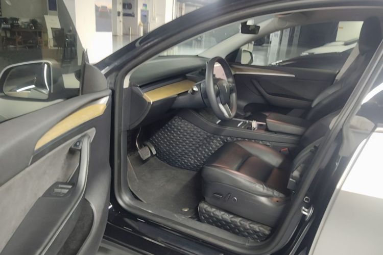 Tesla Model Y 2023 #16 Tesla Model Y 2023 car image #16