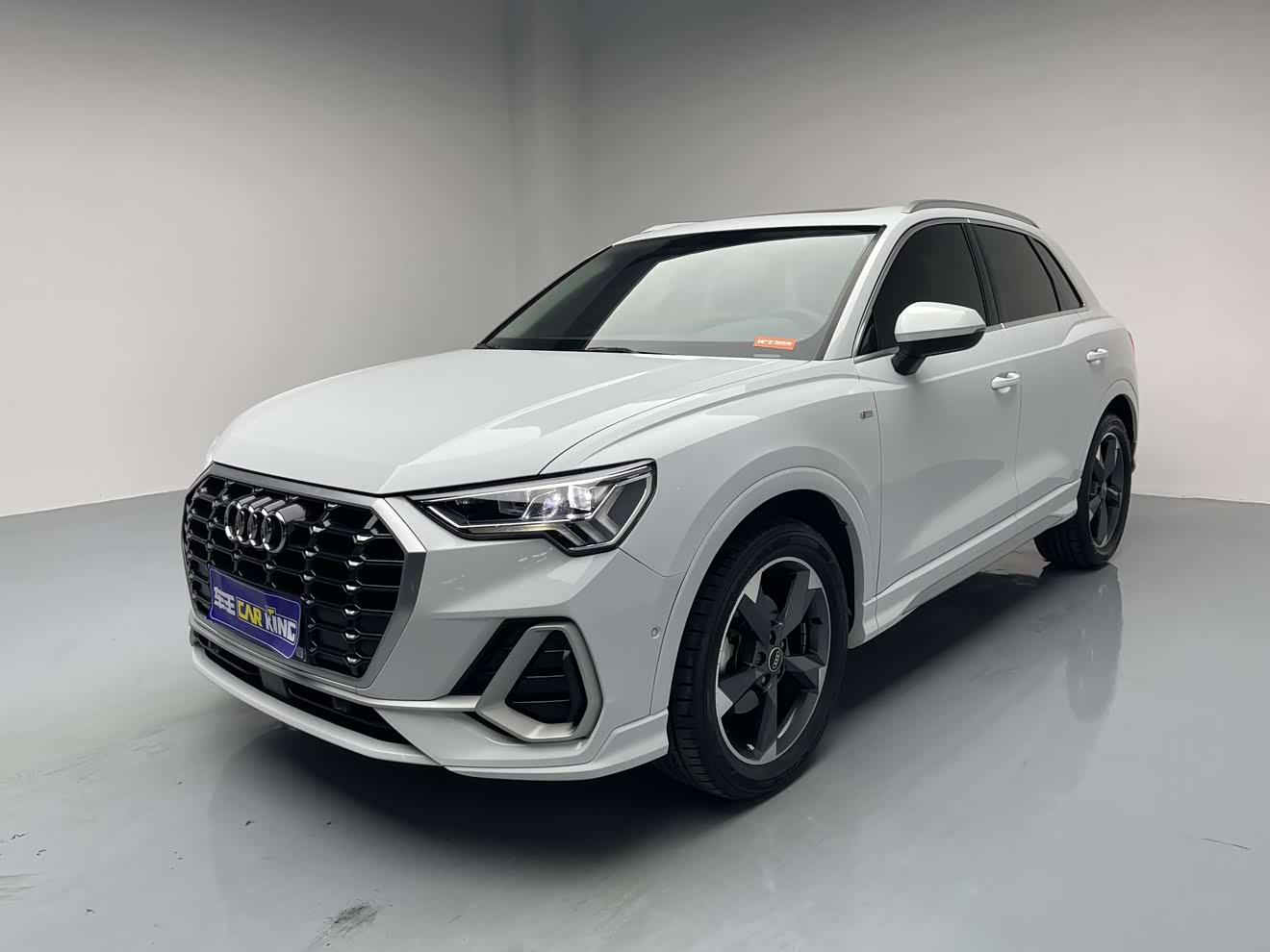 Audi Q3 2022 car image 