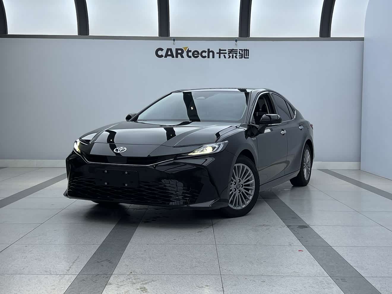 Toyota Camry 2024 汽车图片 