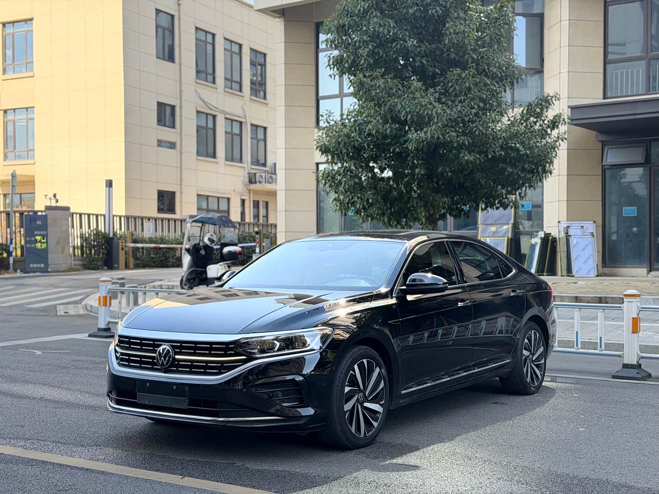 Volkswagen Passat 2022 صورة سيارة 