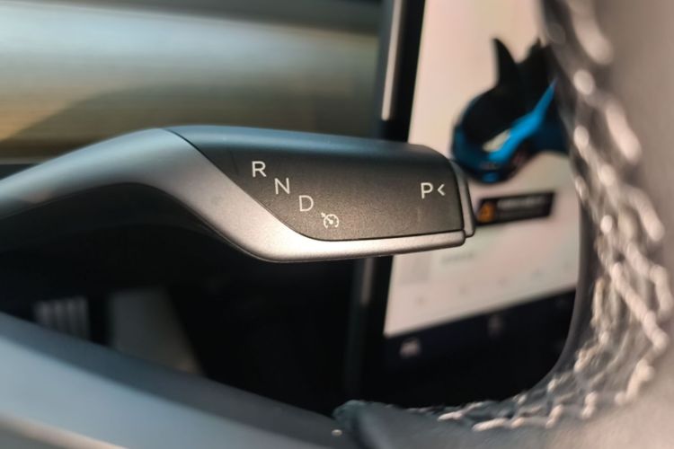 Tesla Model 3 2022 car image #14