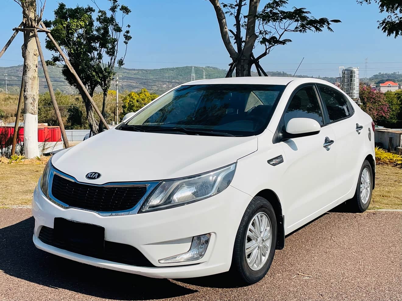 Kia K2 2012 汽车图片 