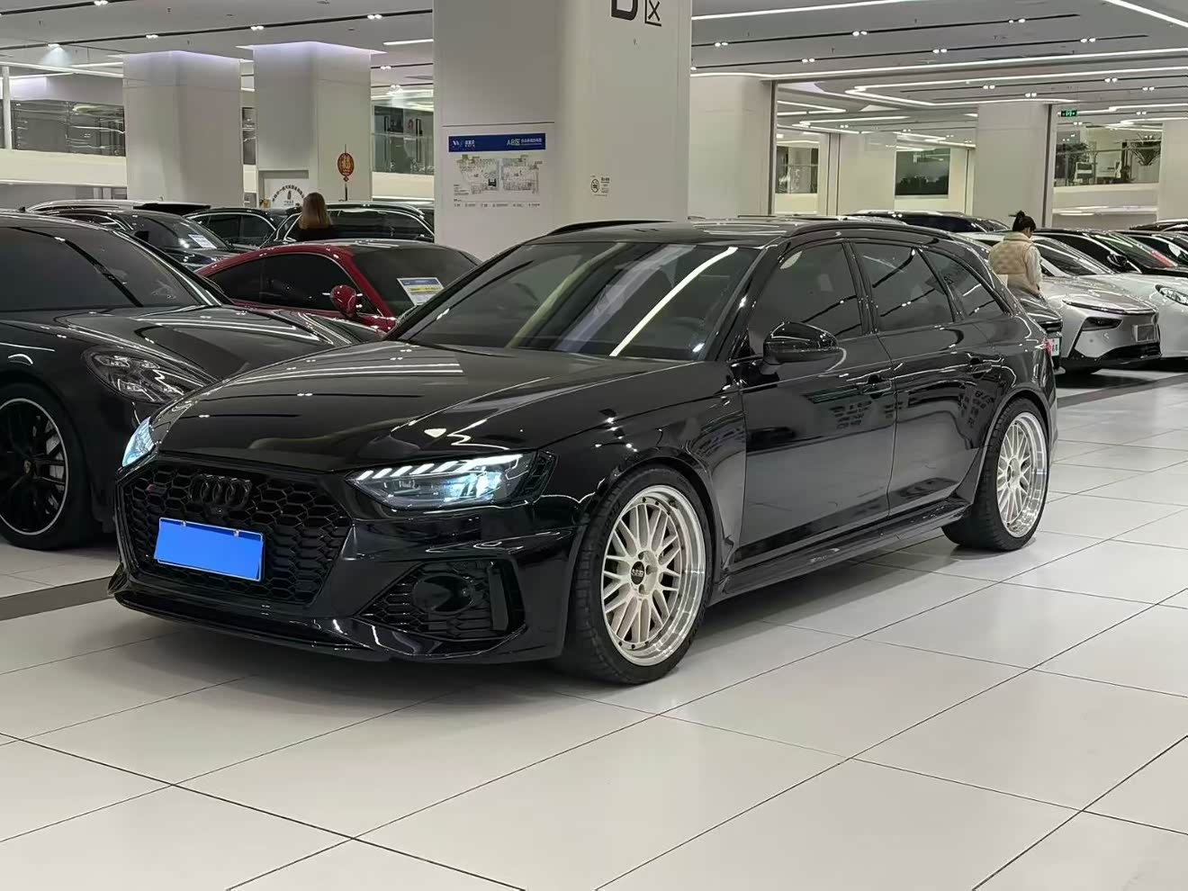 Audi RS 4 2021 car image 