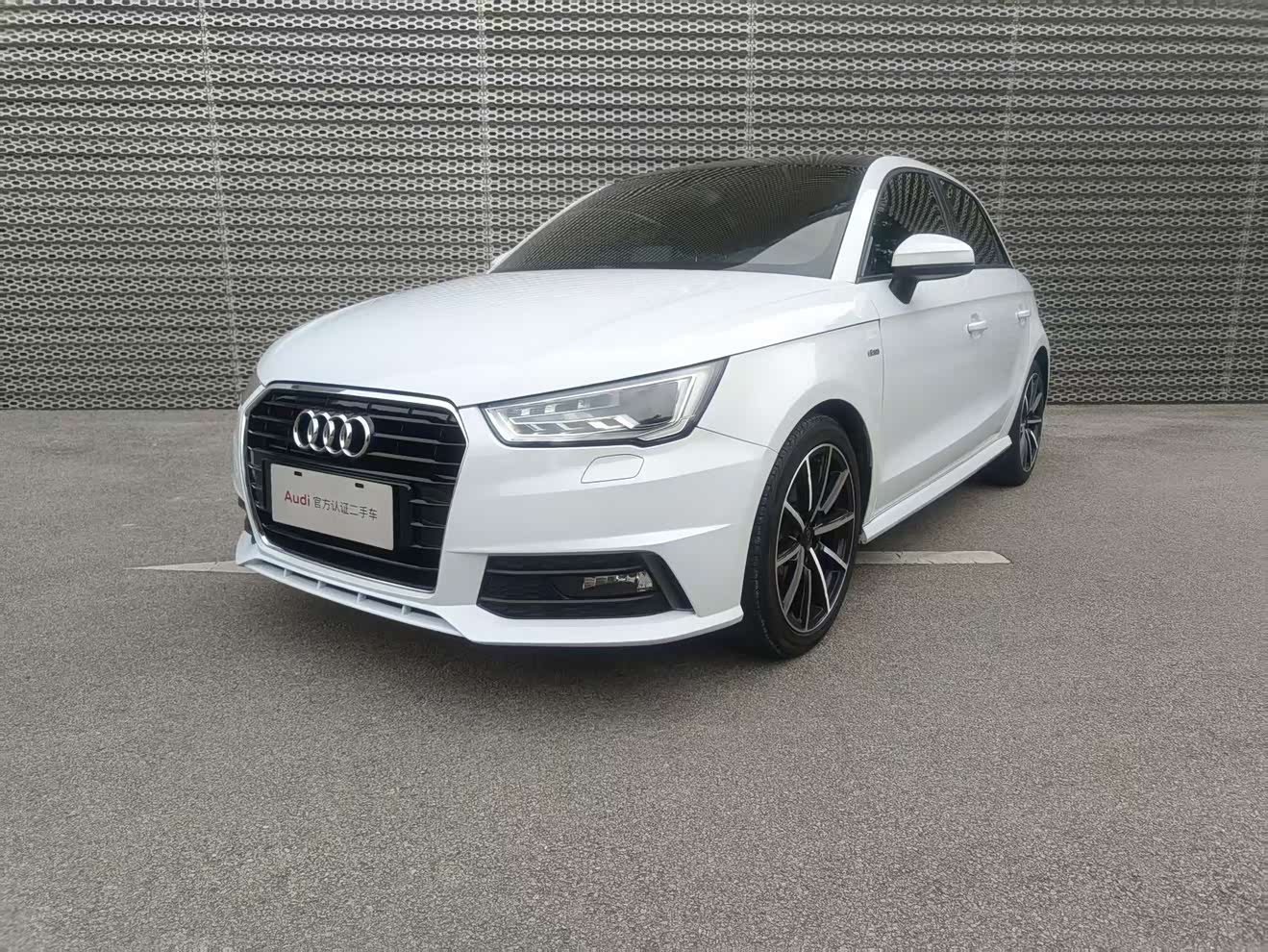 Audi A1 2017 car image 