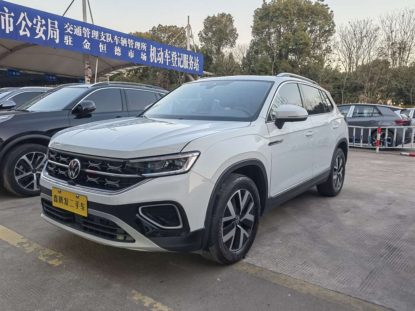 Volkswagen Tayron 2023 immagine di auto 