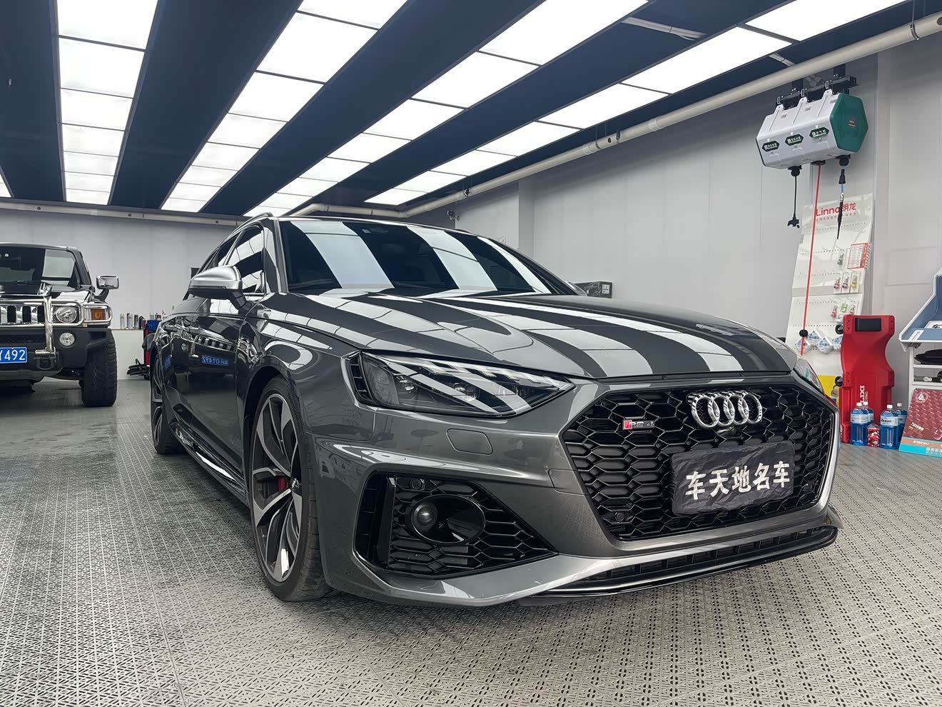 Audi RS 4 2021 car image 