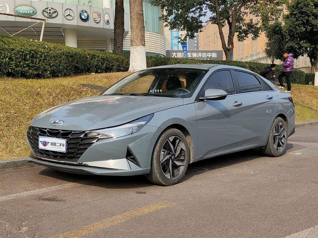 Hyundai Elantra 2022 car image 
