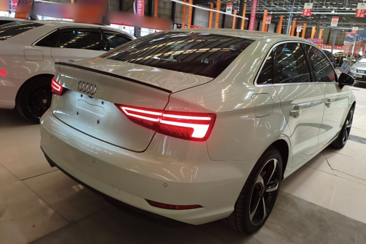 Audi A3 2018 car image #7