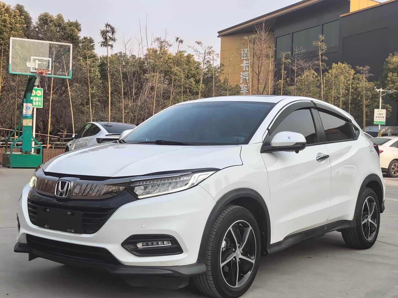 Honda VEZEL 2022 car image 