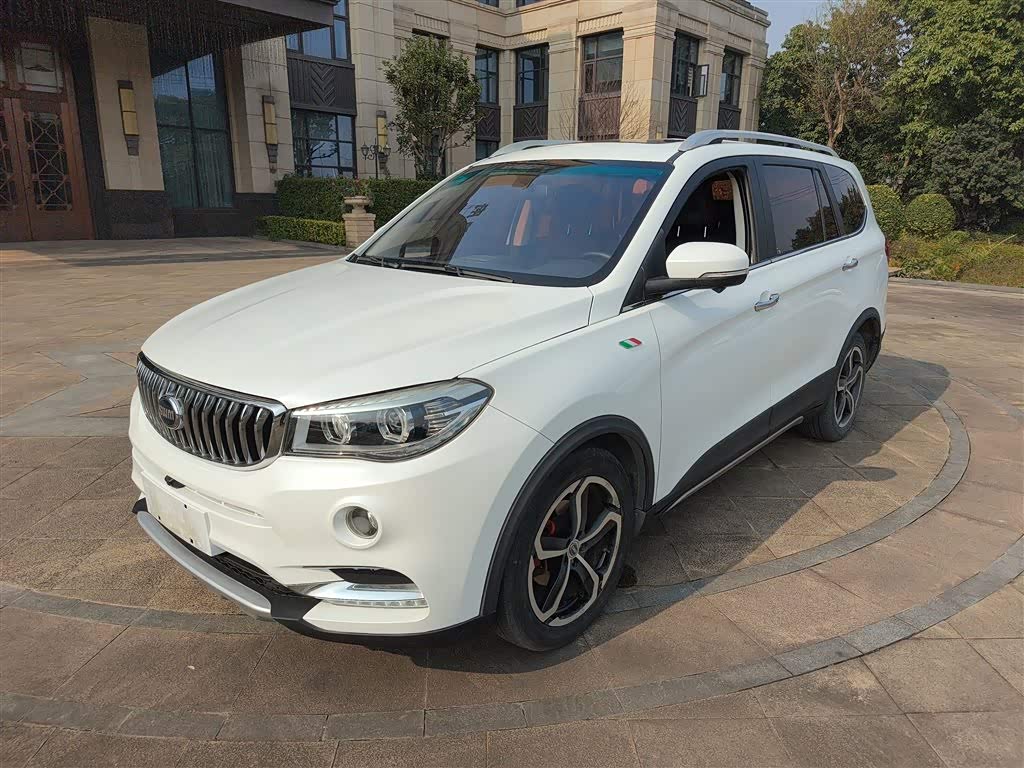 SWM X7 2018 SWM X7 2018 صورة سيارة