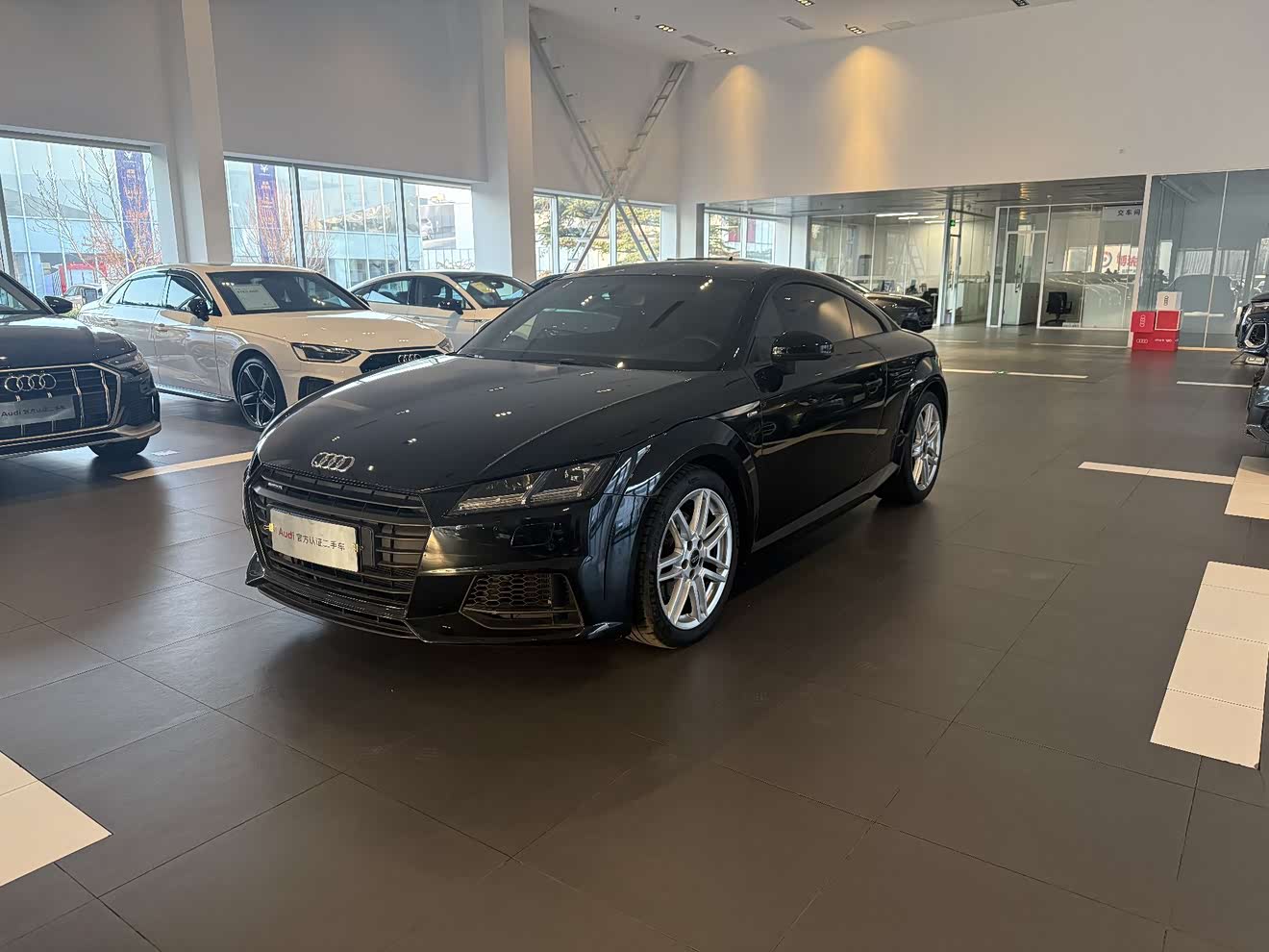 Audi TT 2017 Audi TT 2017 car image