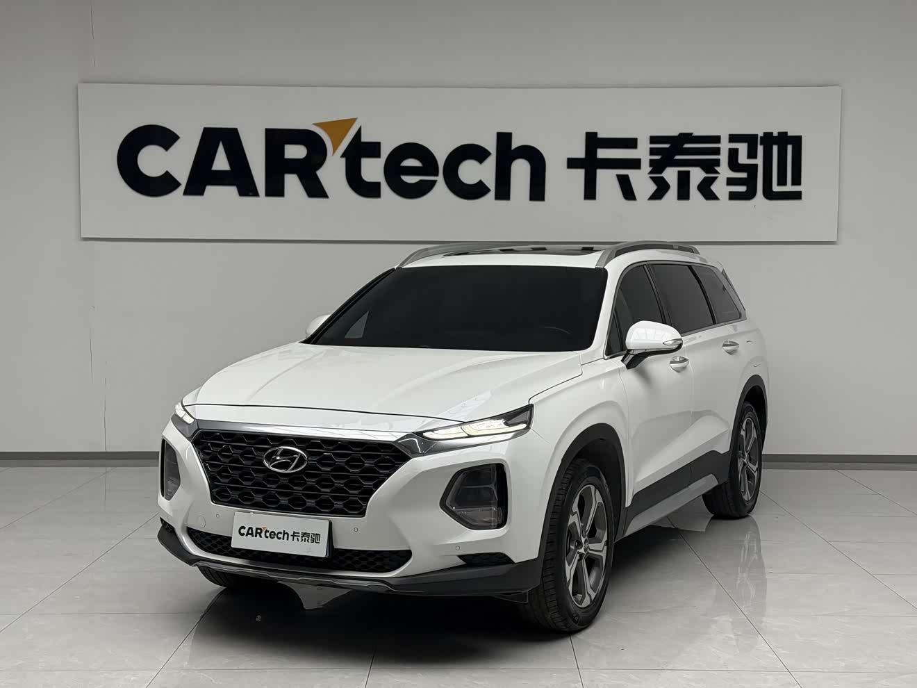 Hyundai Santa Fe 2020 car image 