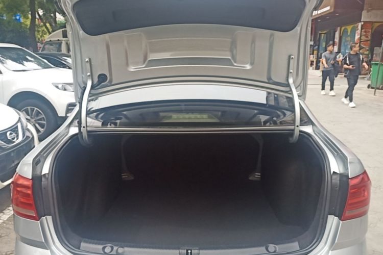 Volkswagen Lavida 2018 car image #19