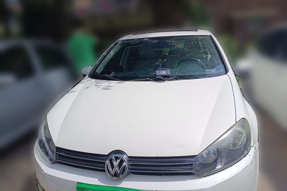 Volkswagen Golf 2012 car image #5