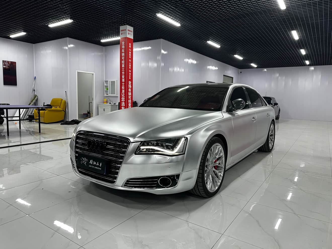 Audi A8 2011 car image 