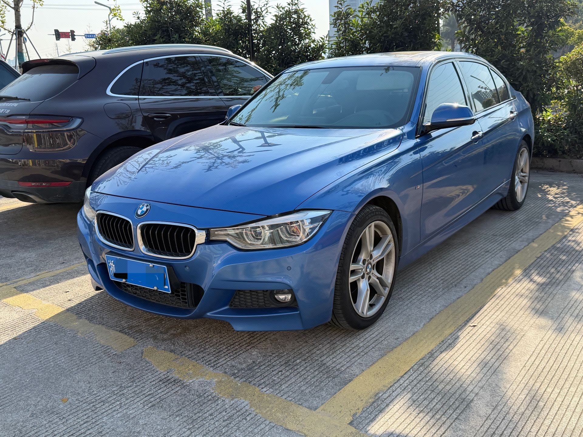 BMW 3 Series 2019 car image 