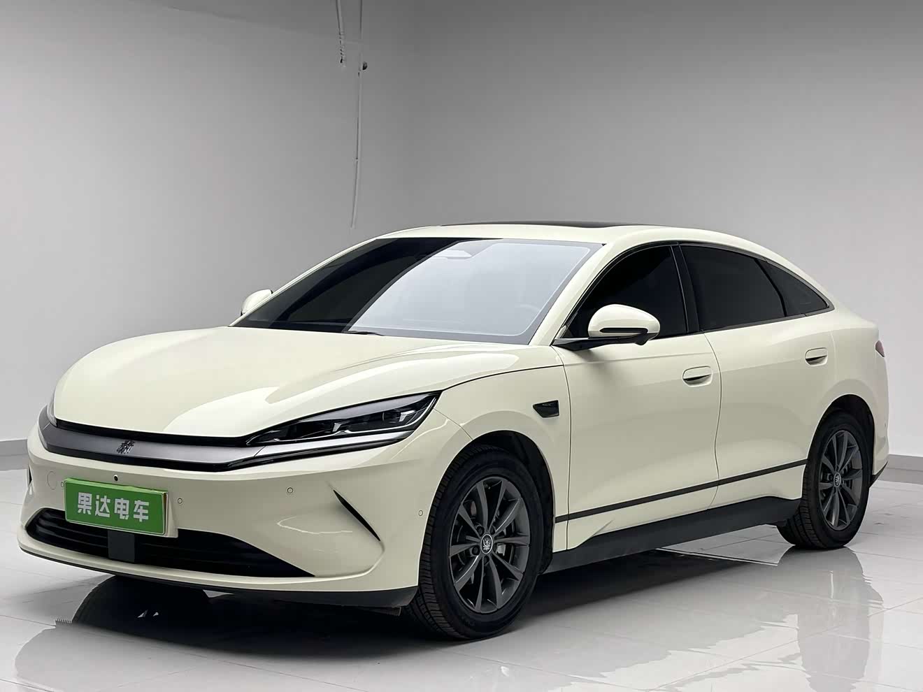 BYD Qin L 2025 immagine di auto 