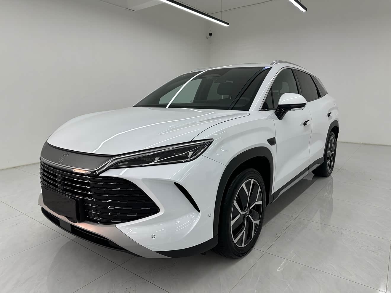 BYD SongL DM-i 2025 BYD SongL DM-i 2025 car image