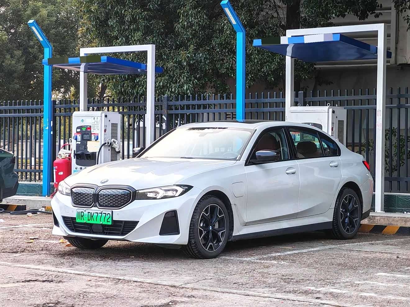 BMW i3 2024 car image 