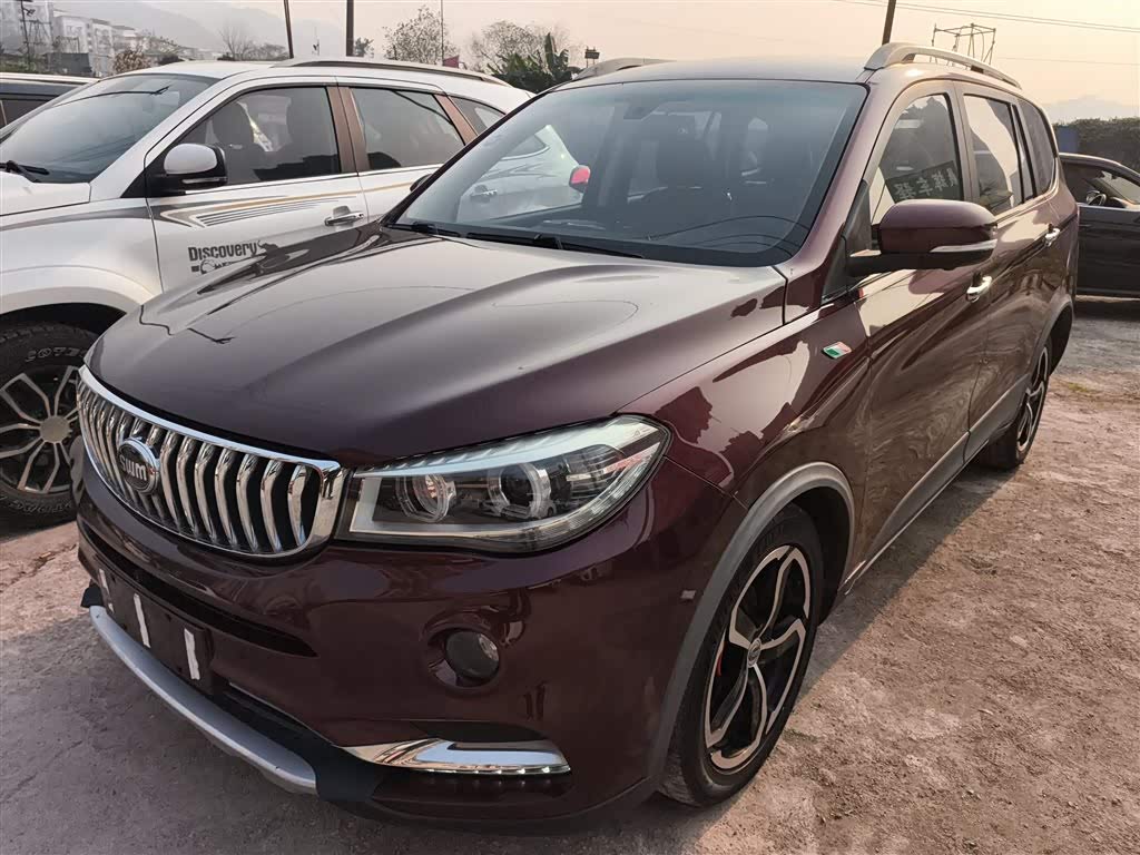 SWM X7 2018 SWM X7 2018 صورة سيارة