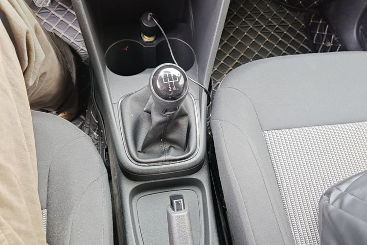 Volkswagen Polo 2018 car image #14