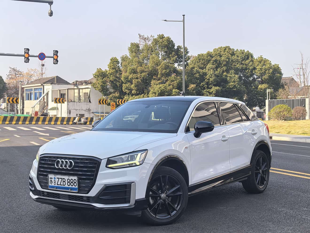 Audi Q2L 2021 汽车图片 